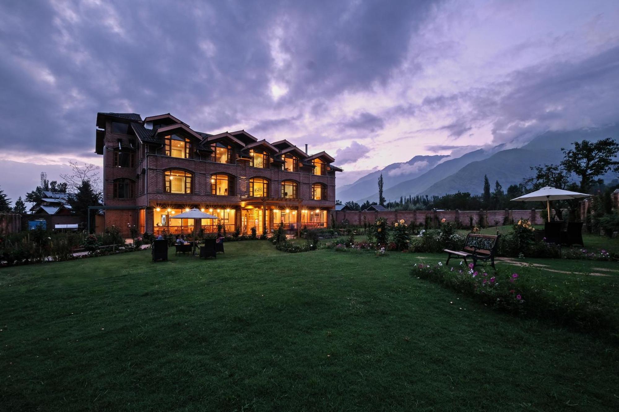 Nadis - A Handcrafted Boutique Hotel Srinagar  Bagian luar foto